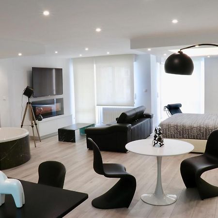 Black And White Suitte "Plaza" 诺哈 外观 照片