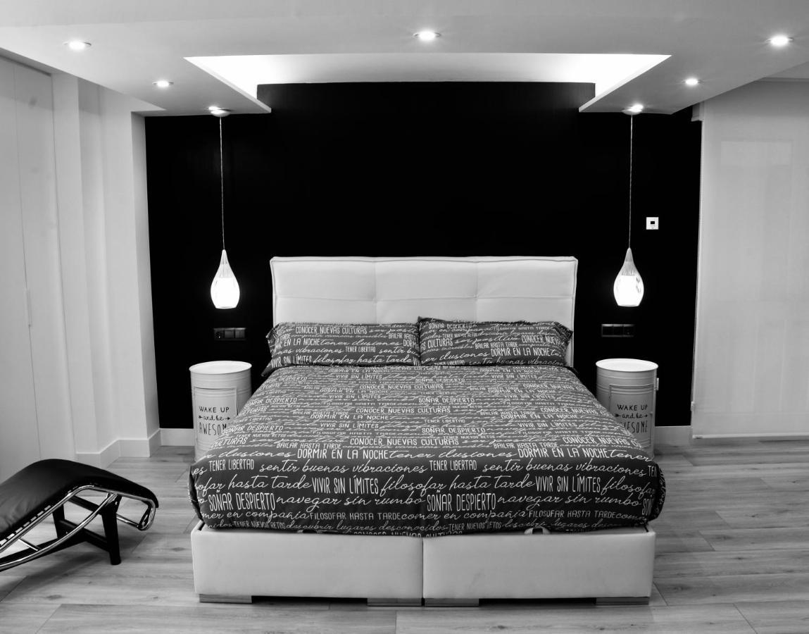 Black And White Suitte "Plaza" 诺哈 外观 照片